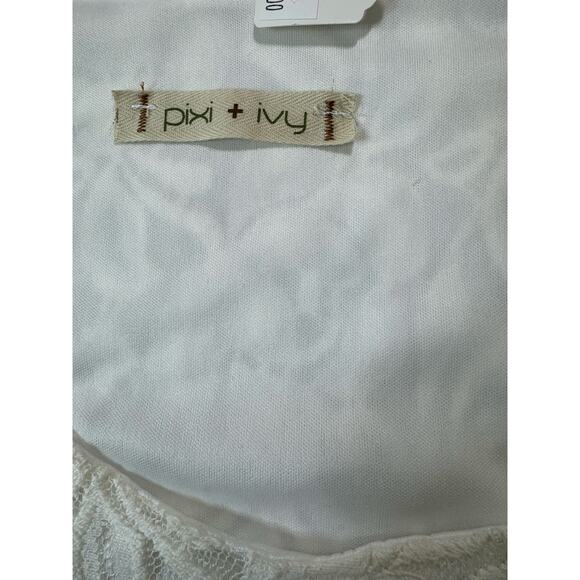NWT Pixi + Ivy White and Black Dress with Lace Detailed Top Medium 3/4 Sleeve - Picture 6 of 16